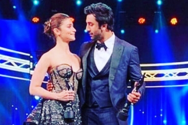 Watch: Alia Bhatt Says ‘I Love You’ to Ranbir Kapoor in Her Filmfare Winning Speech for Raazi