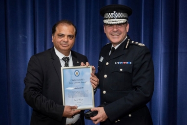 Indian Origin Jeweler Awarded for Bravery During Robbery in Birmingham