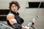 Esha Gupta, Vidyut Jamwal, commando 2 movie review, Adah sharma