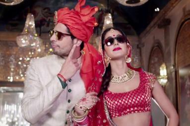 Katrina Sizzles in Kala Chashma Video Song