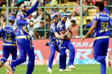 Mumbai Indians Sink Sunrisers Hyderabad