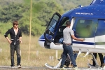 Shah Rukh Khan updates, Anushka Sharma, srk hires a chopper to reach the sets of zero, Abhay deol