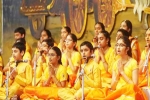 Sampoorna Bhagavad Gita parayana, Nada Mantapa, us children recite 700 gita slokas, Peetha