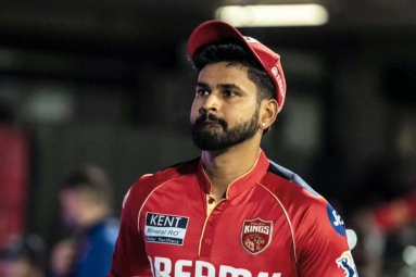 Shreyas Iyer leaves the Field During PBKS vs RCB Match