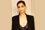 Sonam Kapoor, Sonam Kapoor new, sonam flaunts off her curves, Cleavage