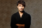 seafood allergy symptoms, udit narayan, sonu nigam in icu due to severe seafood allergy know causes symptoms, Tamil song