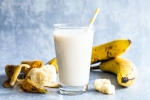 Milk and Banana health benefits, Milk and Banana Men, weak men should consume milk and banana before bed, Sleep disorder