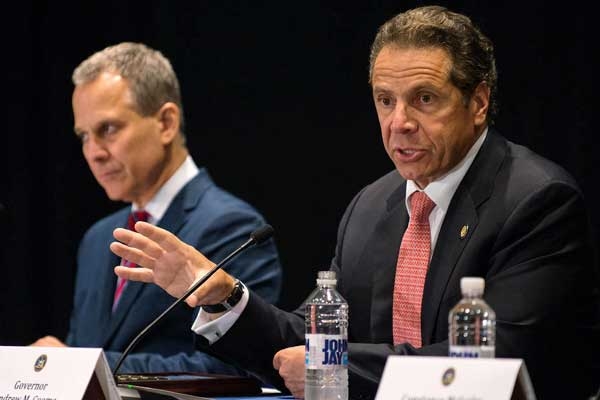 New York State Gov Cuomo Announces Bill To Ban Plastic Bags