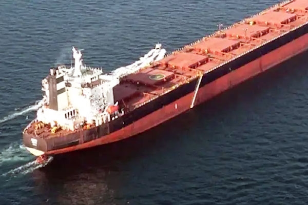 Iran Tanker Carrying 600,000 Barrels Signals Gujarat Port
