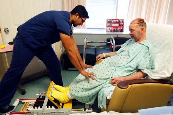 World’s first successful skull-scalp transplantation done!},{World’s first successful skull-scalp transplantation done!