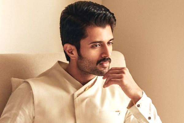 Vijay Deverakonda's post triggers Rumors